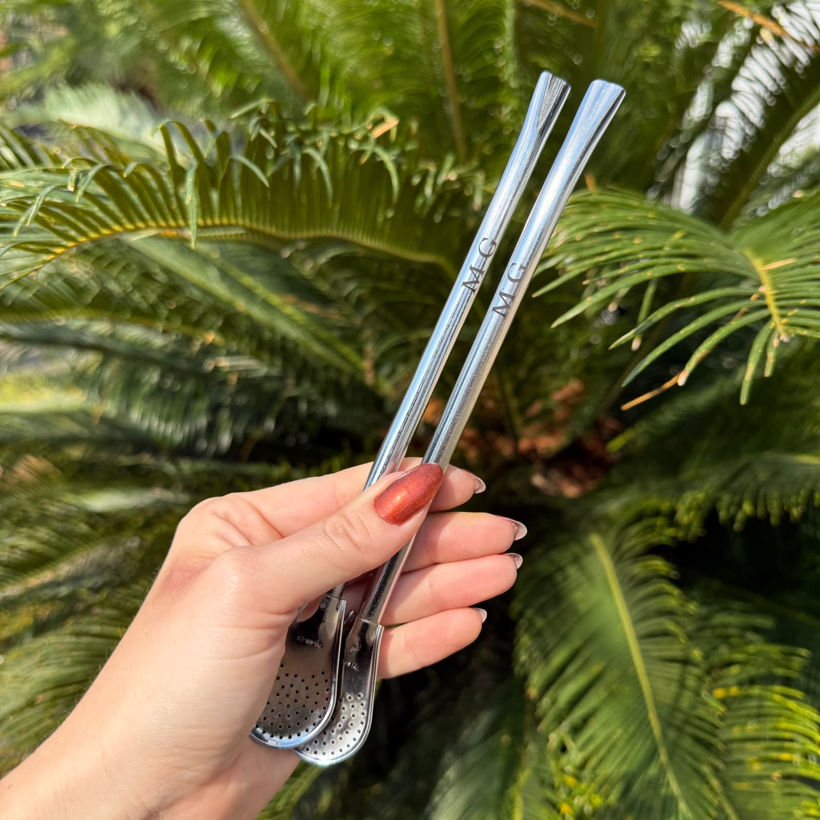 Bomba de chimarrão em inox personalizada, gravada M.G
